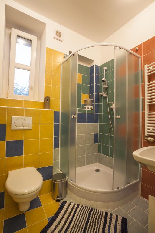 Luxury Air-Conditioned Rooms In Old Town ブラチスラヴァ エクステリア 写真