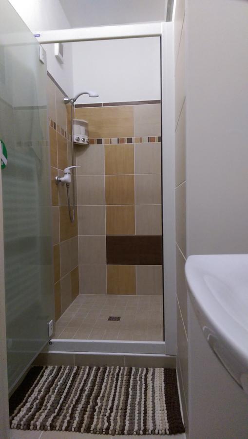 Luxury Air-Conditioned Rooms In Old Town ブラチスラヴァ エクステリア 写真